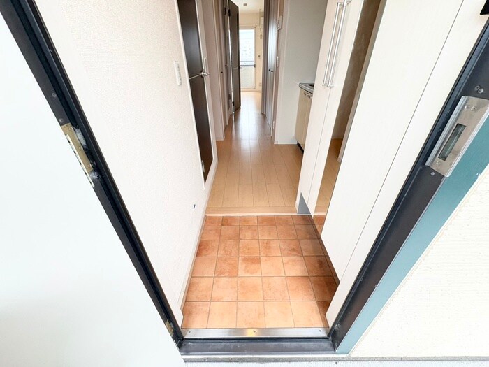 物件内観写真17　(玄関)