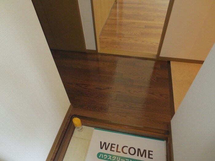 物件内観写真18　(玄関)