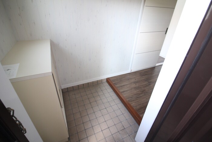 物件内観写真7　(玄関)
