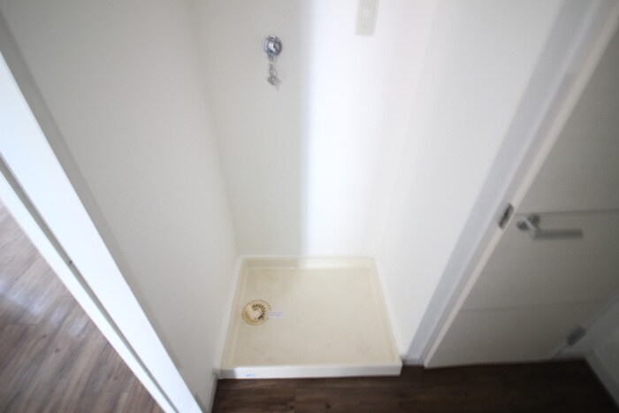 物件内観写真12　(洗濯機置場)