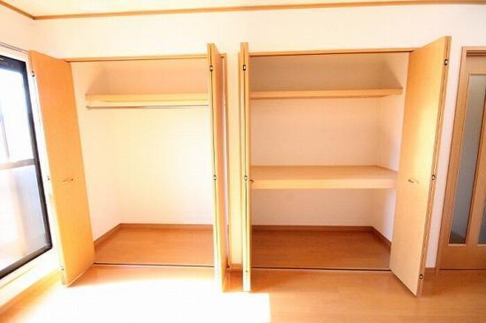 物件内観写真12　(収納)