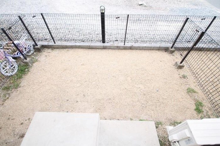 物件内観写真14　(室内からの展望)