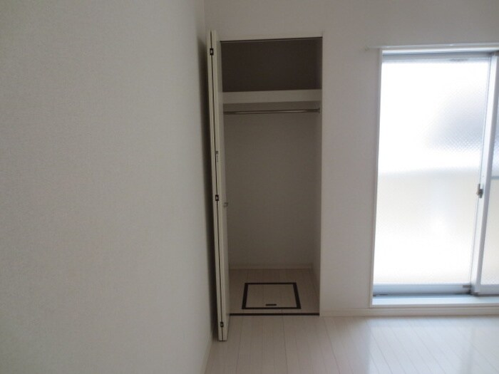 物件内観写真12　(収納)