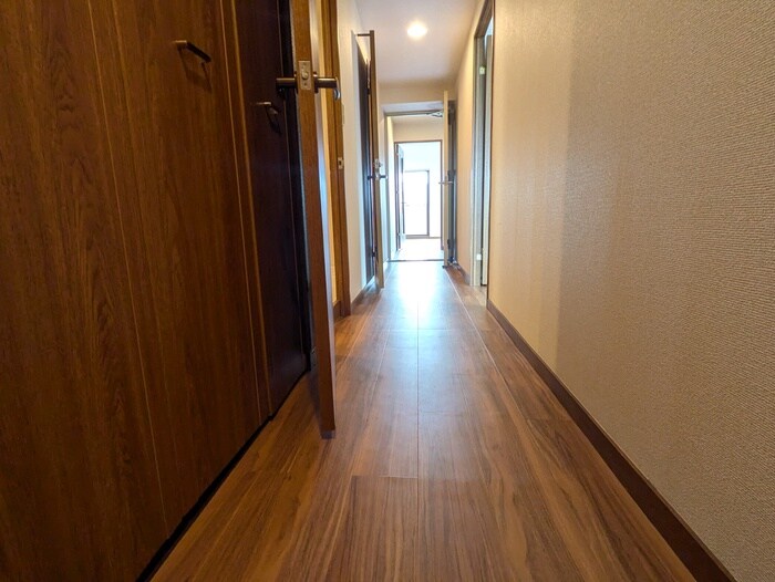 物件内観写真17　(廊下)