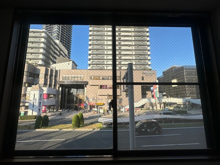 物件内観写真22　(室内からの展望)