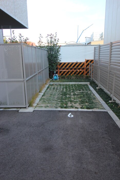 物件外観写真2　(駐車場)