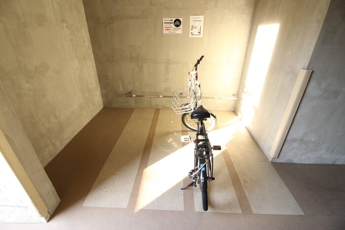 物件外観写真3　(駐輪場)
