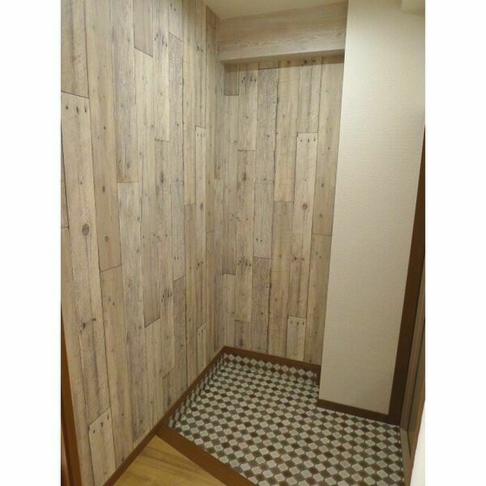 物件内観写真12　(玄関)