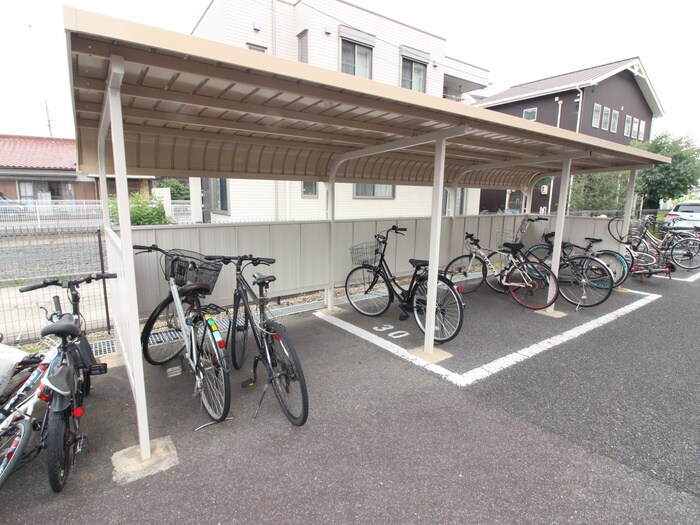 物件外観写真3　(駐輪場)