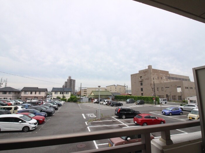 物件内観写真16　(室内からの展望)