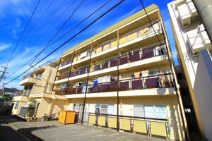 春岡マンション外観写真