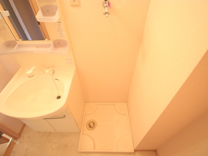 物件内観写真11　(洗濯機置場)