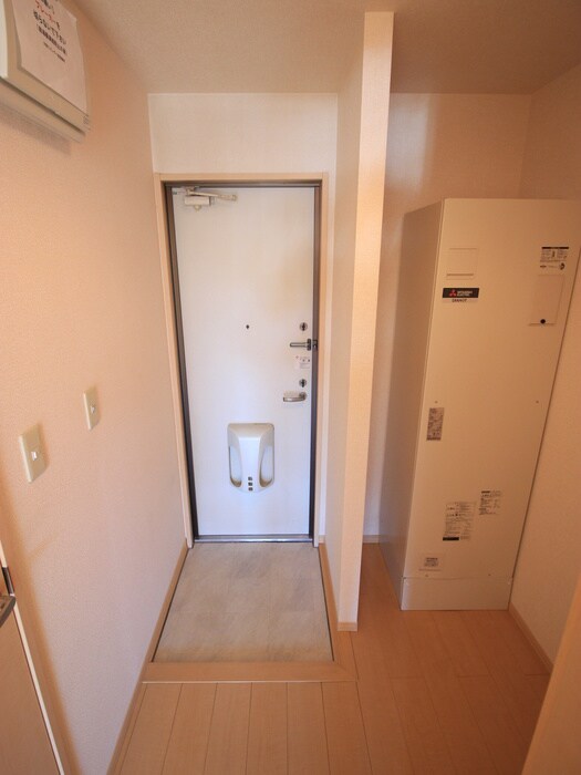 物件内観写真18　(玄関)