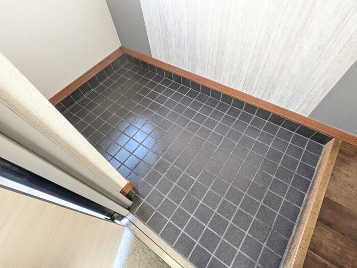 物件内観写真17　(玄関)