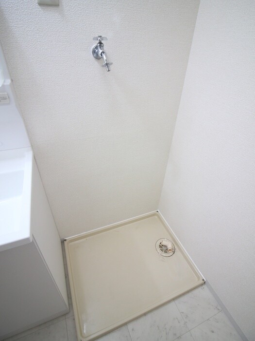 物件内観写真15　(洗濯機置場)