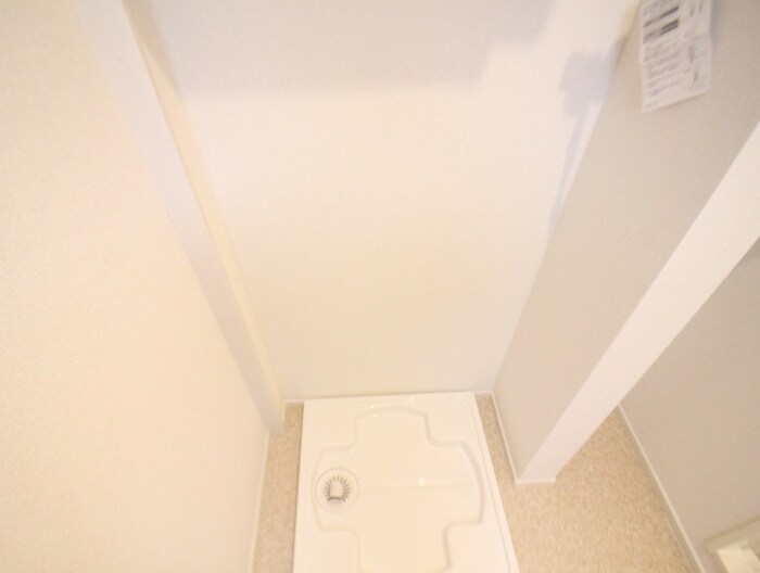 物件内観写真11　(洗濯機置場)