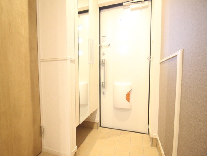 物件内観写真15　(玄関)