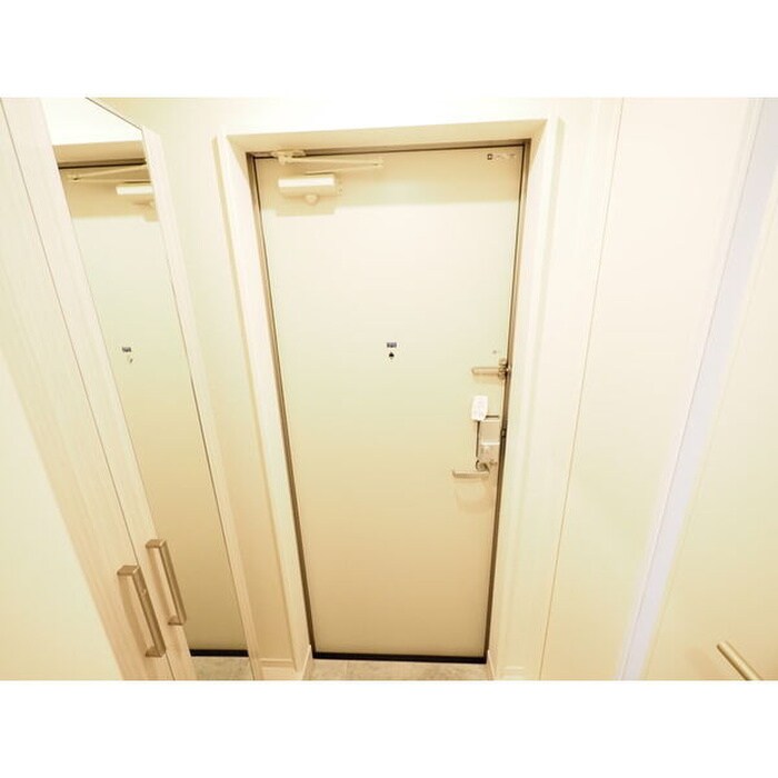 物件内観写真15　(玄関)