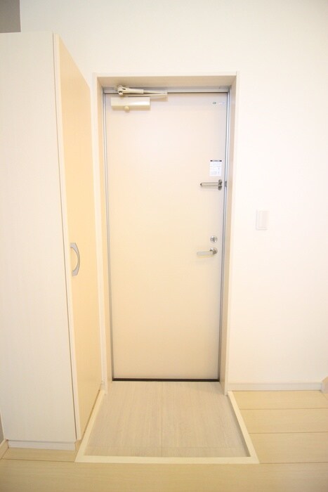 物件内観写真11　(玄関)