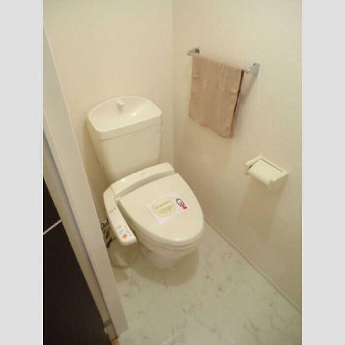 物件内観写真8　(トイレ)