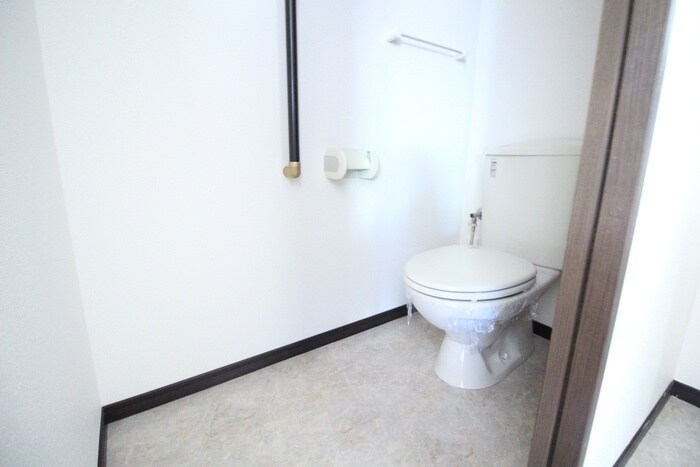 物件内観写真8　(トイレ)