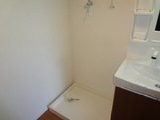 物件内観写真12　(洗濯機置場)