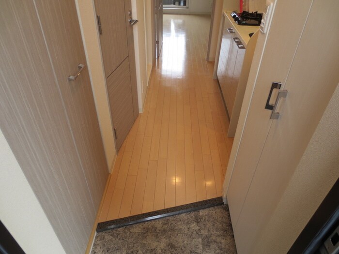 物件内観写真12　(玄関)