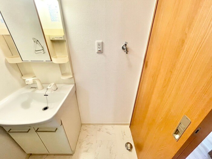 物件内観写真17　(洗濯機置場)