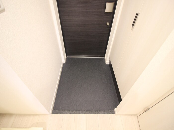 物件内観写真7　(玄関)