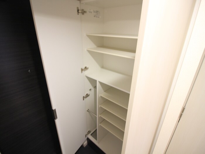 物件内観写真8　(靴箱)