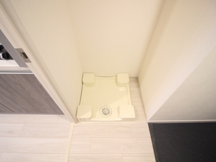 物件内観写真10　(洗濯機置場)