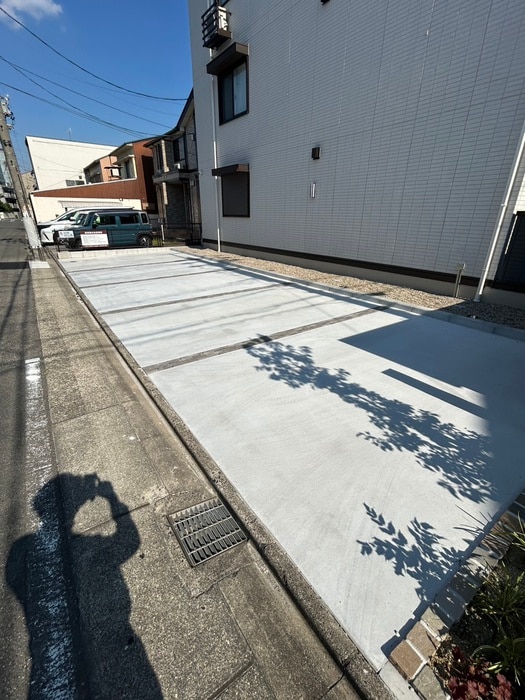 物件外観写真4　(駐車場)