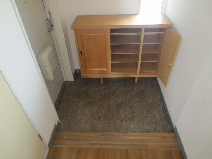 物件内観写真7　(玄関)