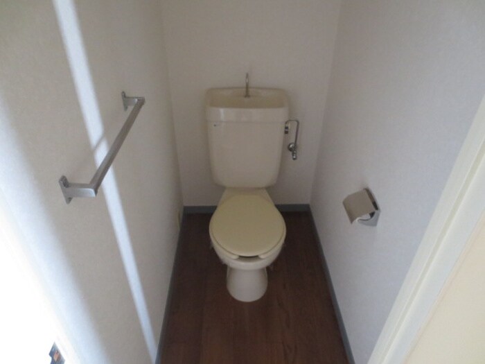 物件内観写真8　(トイレ)