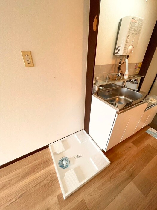 物件内観写真15　(洗濯機置場)