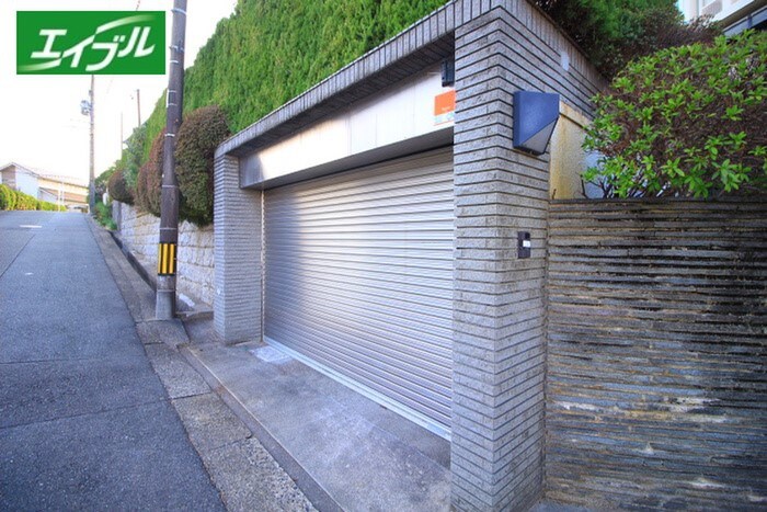 物件外観写真2　(駐車場)