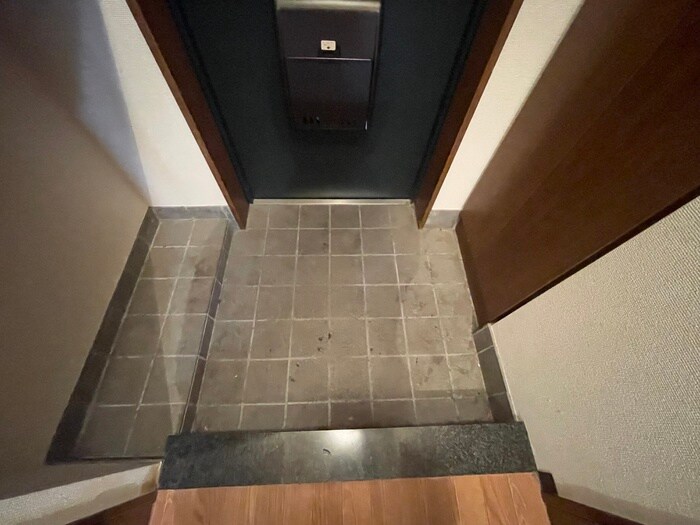 物件内観写真16　(玄関)