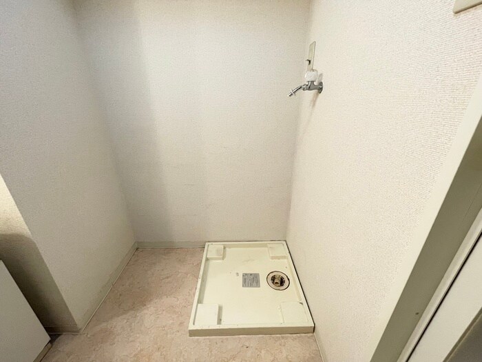 物件内観写真18　(洗濯機置場)