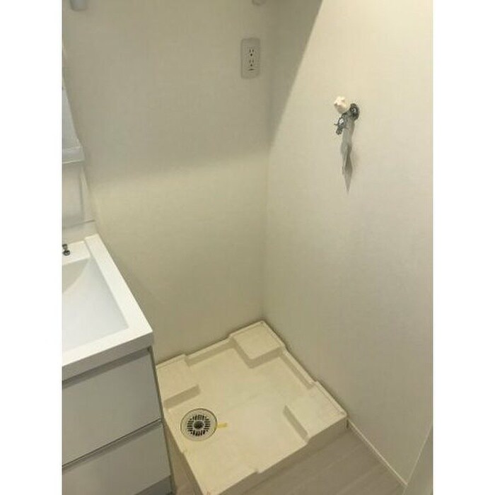 物件内観写真11　(洗濯機置場)