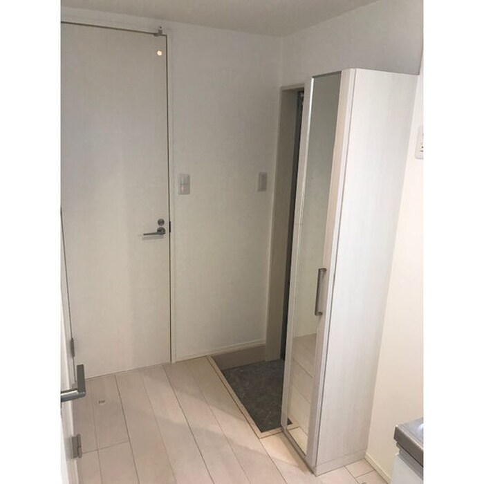 物件内観写真12　(玄関)