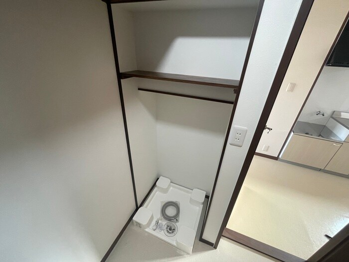 物件内観写真11　(洗濯機置場)