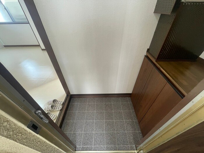 物件内観写真16　(玄関)