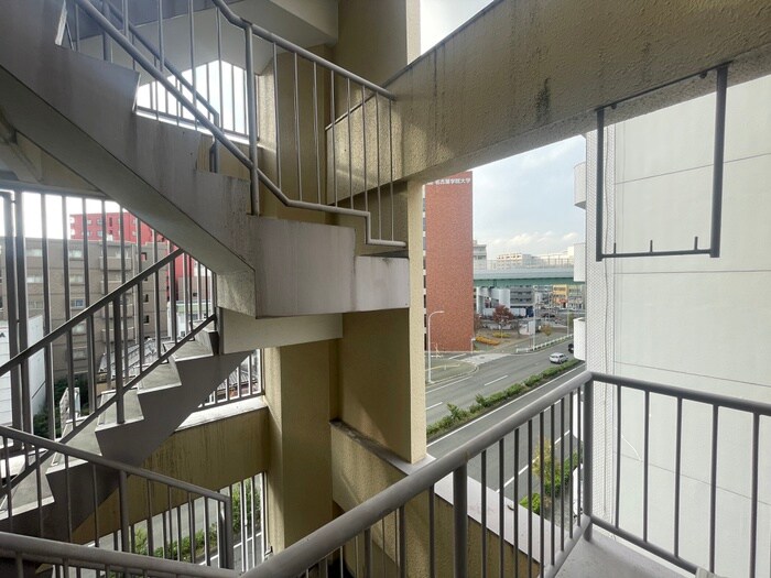 物件内観写真18　(室内からの展望)