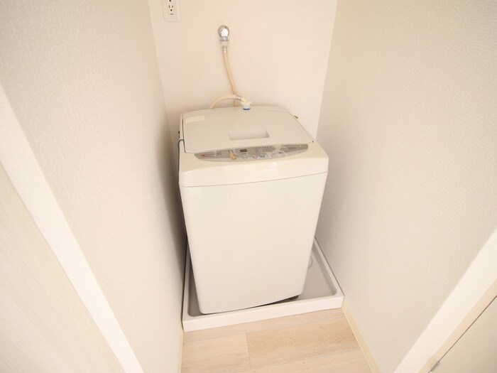 物件内観写真16　(洗濯機置場)