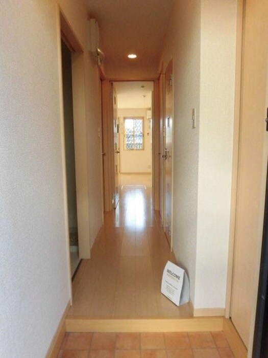 物件内観写真14　(玄関)