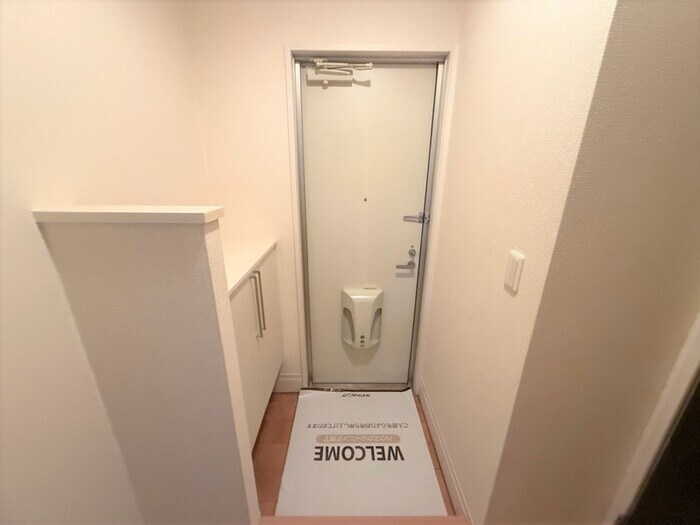 物件内観写真9　(玄関)