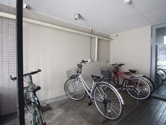 物件外観写真3　(駐輪場)