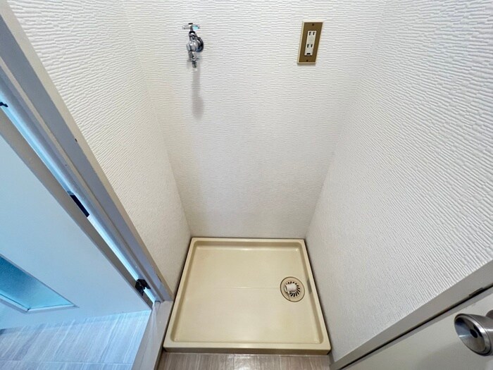 物件内観写真13　(洗濯機置場)