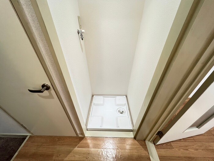 物件内観写真15　(洗濯機置場)