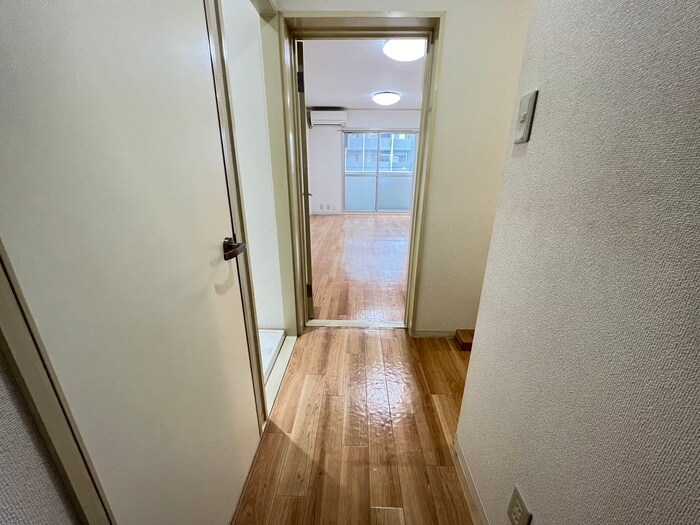 物件内観写真20　(廊下)